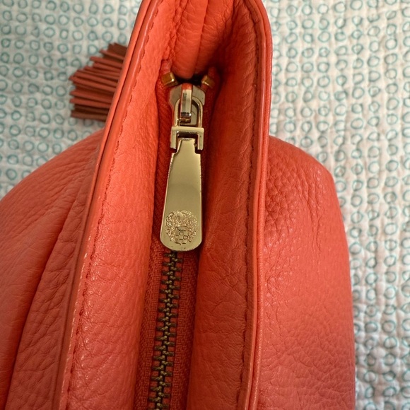 🖤 Vince Camuto Rehabber Bag Coral-Orange Pebbled Leather Turn-Lock Shoulder Bag - Picture 3 of 16